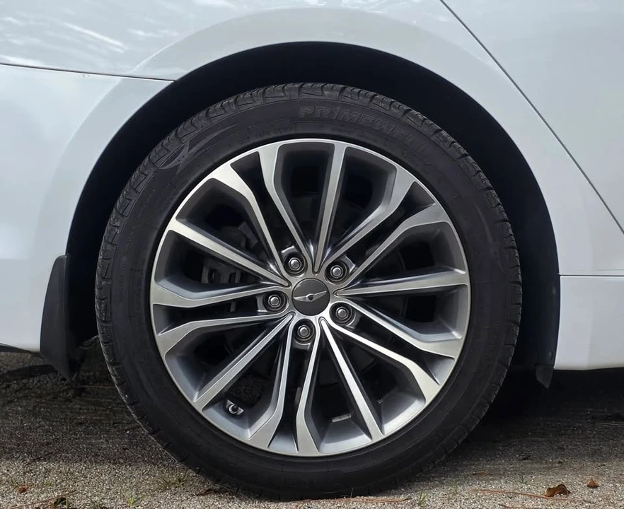 2016 Hyundai Genesis - Image 5 of 13