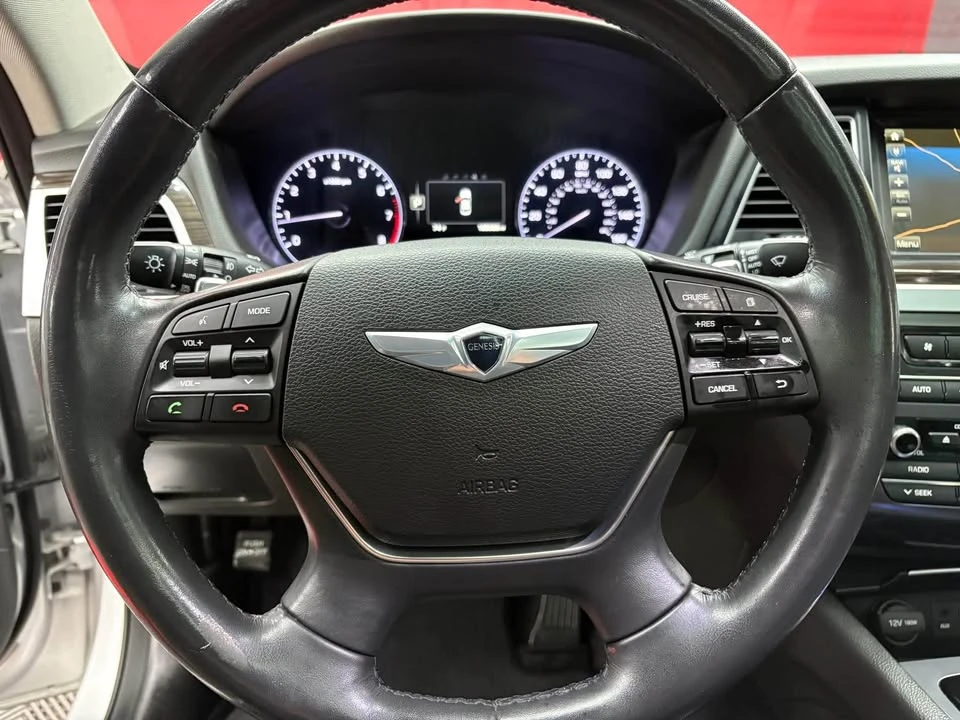 2016 Hyundai Genesis - Image 15 of 19