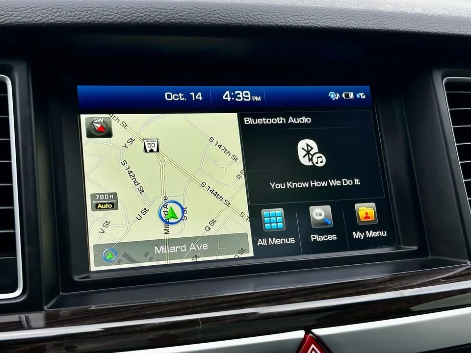 2016 Hyundai Genesis - Image 18 of 20