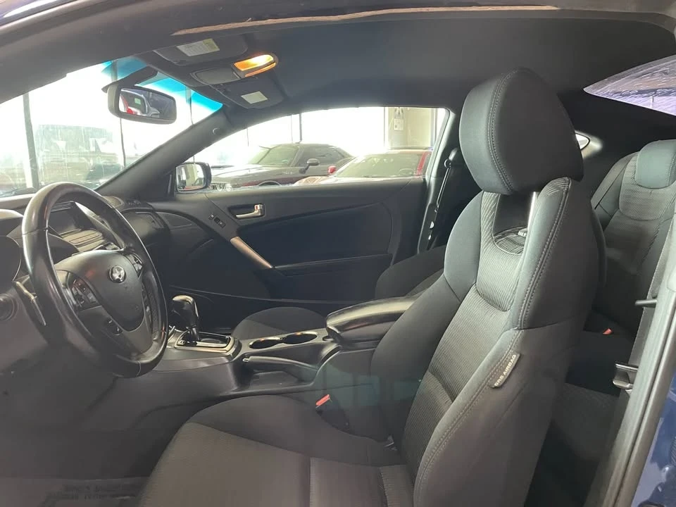 2016 Hyundai Genesis - Image 8 of 19