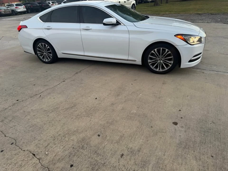 2016 Hyundai Genesis - Image 2 of 8