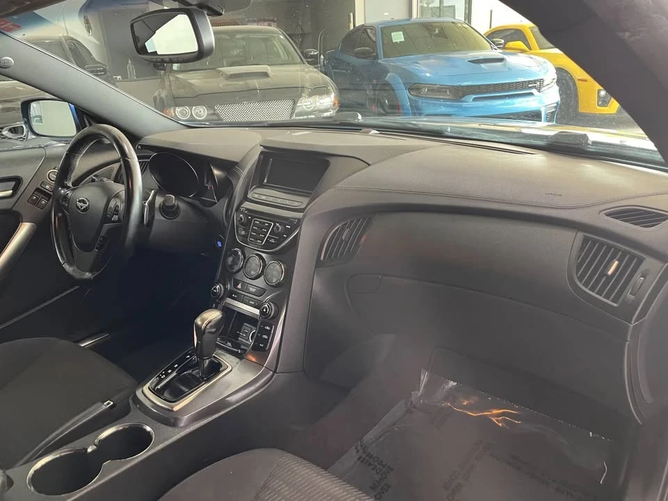 2016 Hyundai Genesis - Image 12 of 19