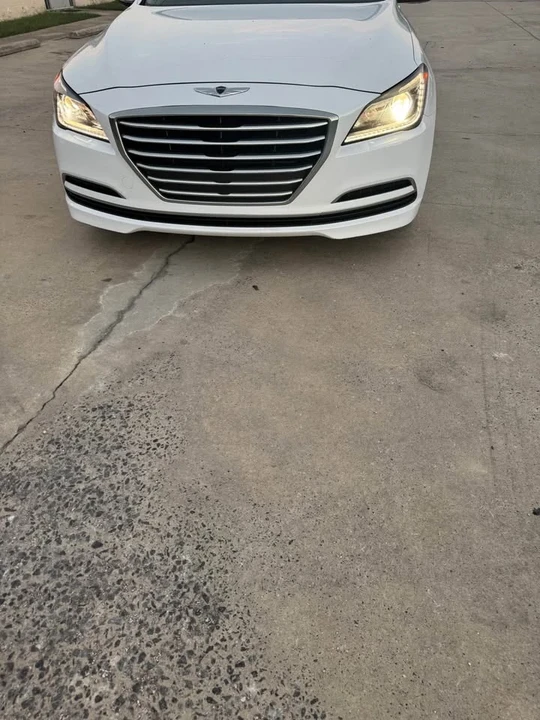 2016 Hyundai Genesis - Image 4 of 8