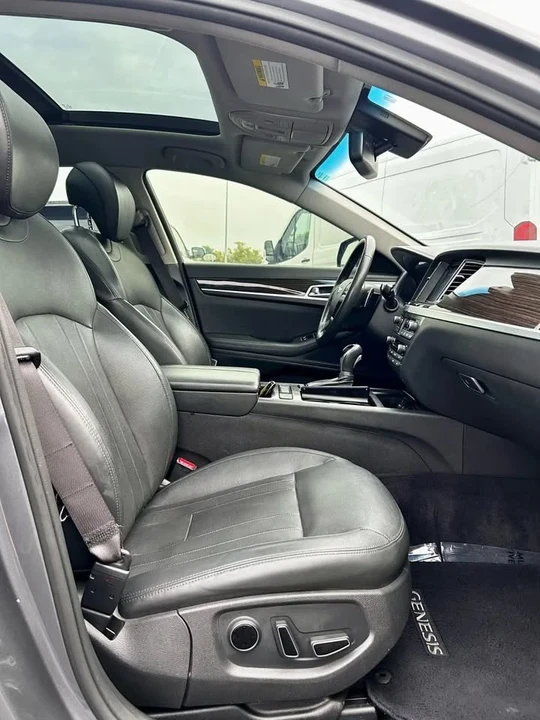 2016 Hyundai Genesis - Image 15 of 20