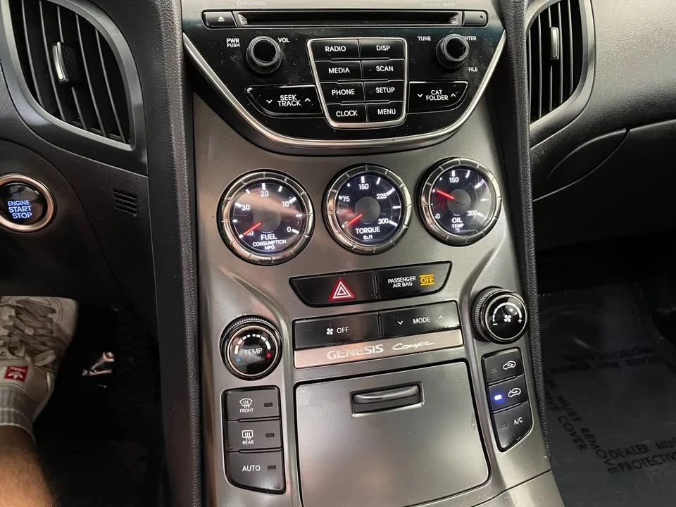 2016 Hyundai Genesis - Image 14 of 19