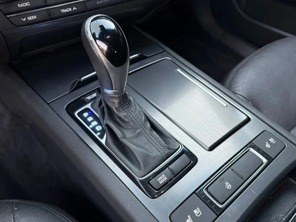 2016 Hyundai Genesis - Image 15 of 20