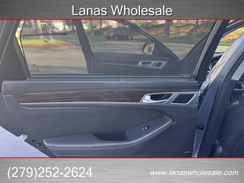2016 Hyundai Genesis - Image 16 of 20