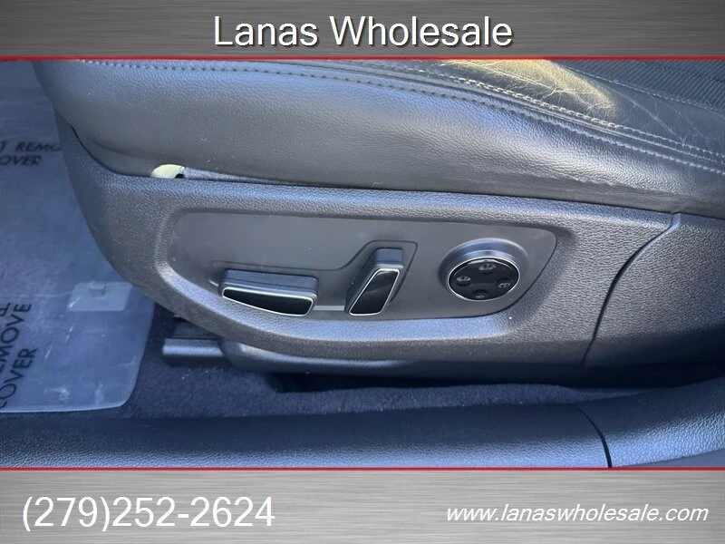 2016 Hyundai Genesis - Image 17 of 19