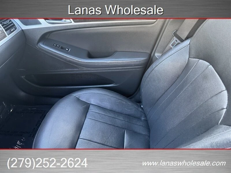 2016 Hyundai Genesis - Image 15 of 20