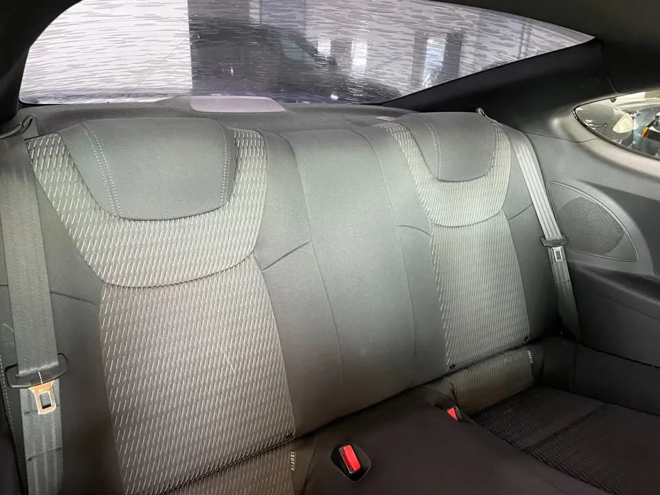 2016 Hyundai Genesis - Image 11 of 19