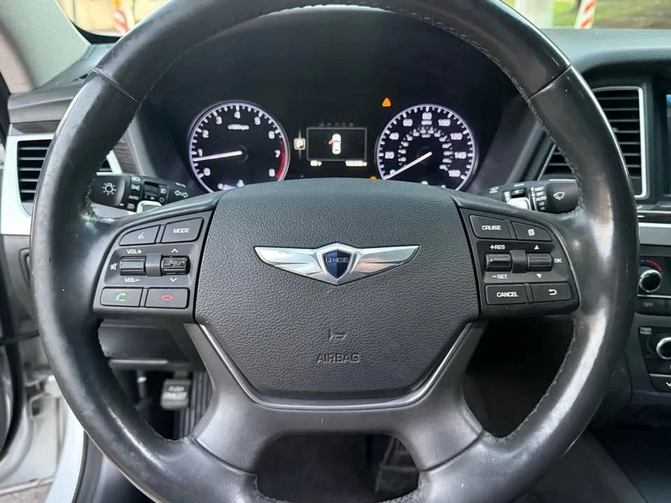 2016 Hyundai Genesis - Image 12 of 20
