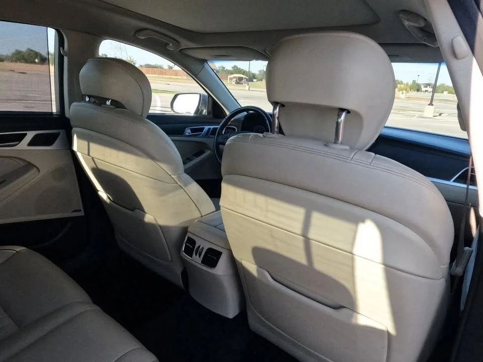 2016 Hyundai Genesis - Image 15 of 20