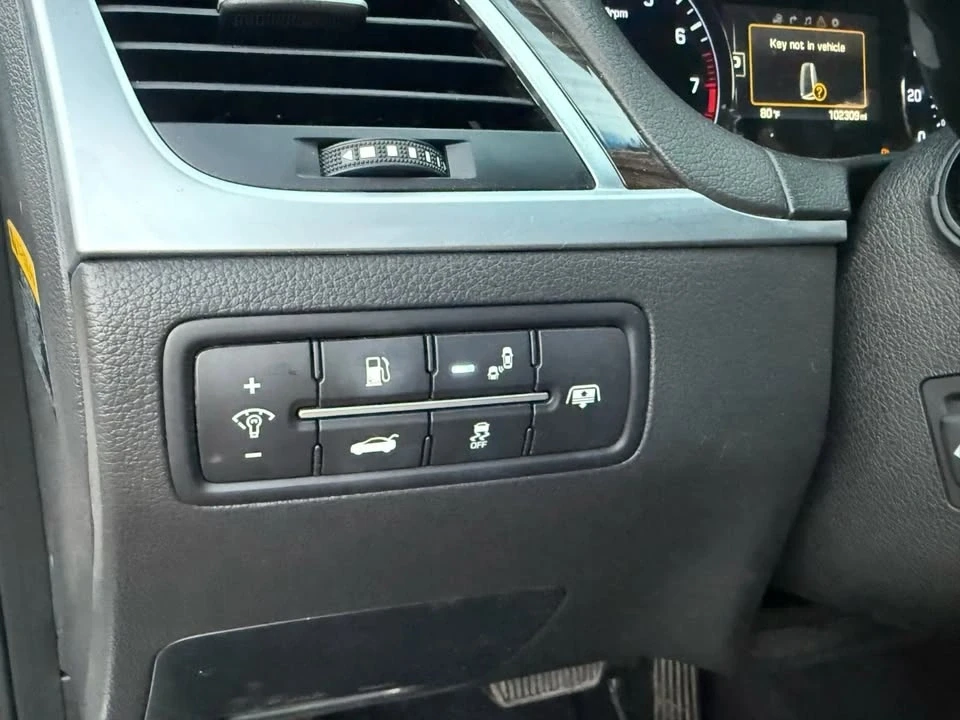 2016 Hyundai Genesis - Image 11 of 20