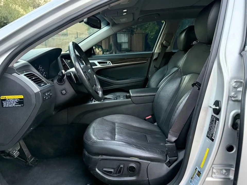 2016 Hyundai Genesis - Image 10 of 20