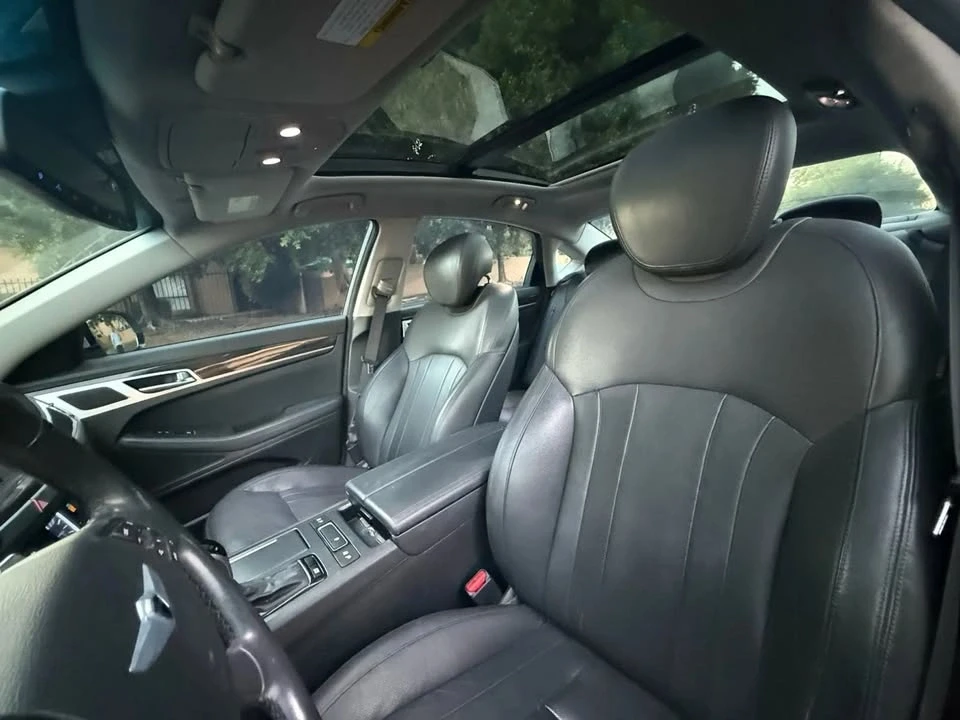 2016 Hyundai Genesis - Image 16 of 20