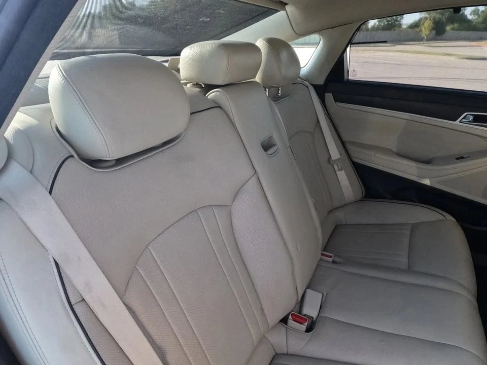 2016 Hyundai Genesis - Image 13 of 20