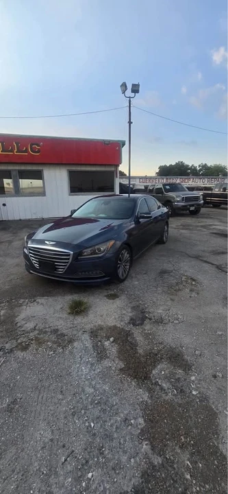 2016 Hyundai Genesis - Image 2 of 7