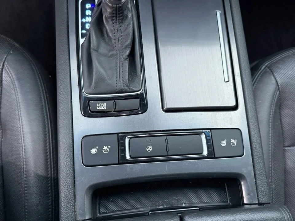 2016 Hyundai Genesis - Image 14 of 20