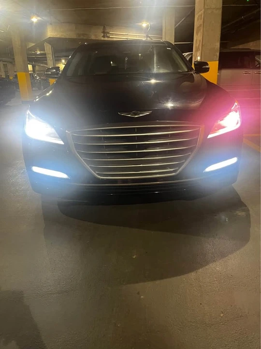 2016 Hyundai Genesis - Image 6 of 10