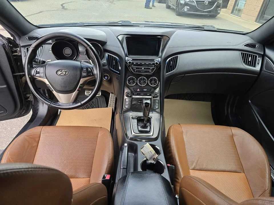 2016 Hyundai Genesis - Image 7 of 16
