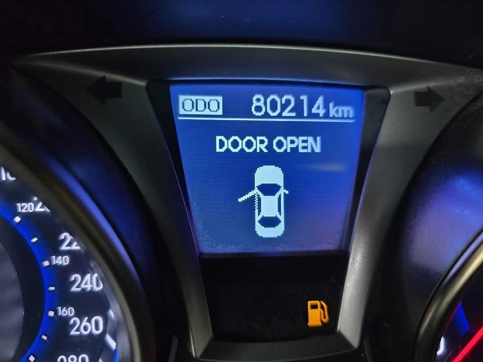 2016 Hyundai Genesis - Image 12 of 16