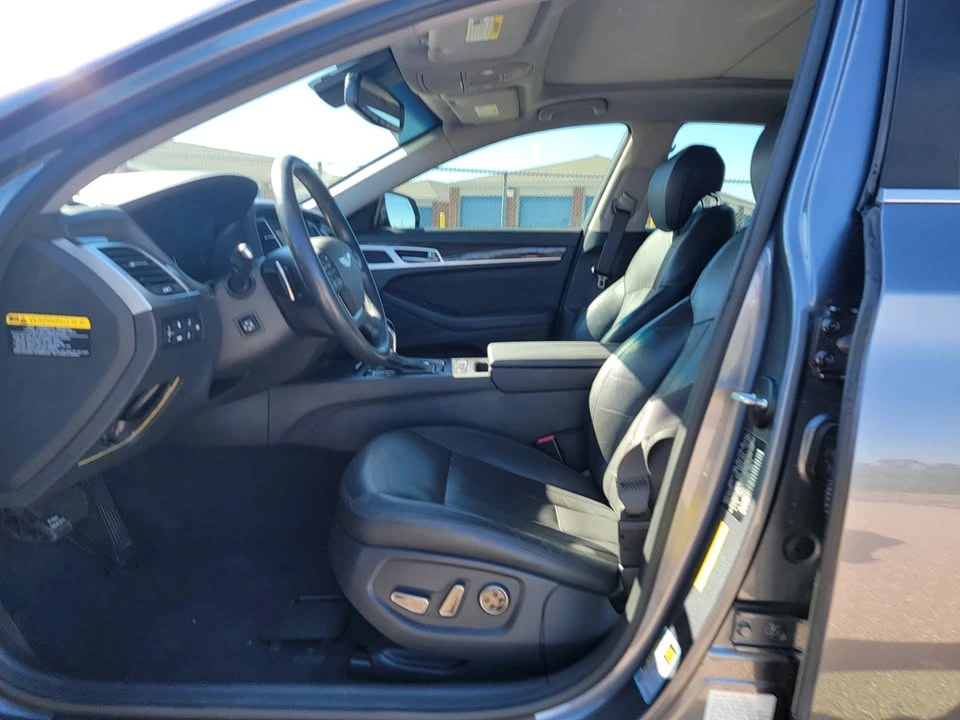 2016 Hyundai Genesis - Image 10 of 17