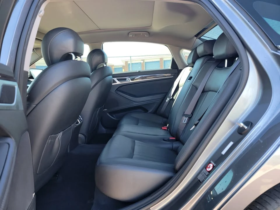 2016 Hyundai Genesis - Image 12 of 17