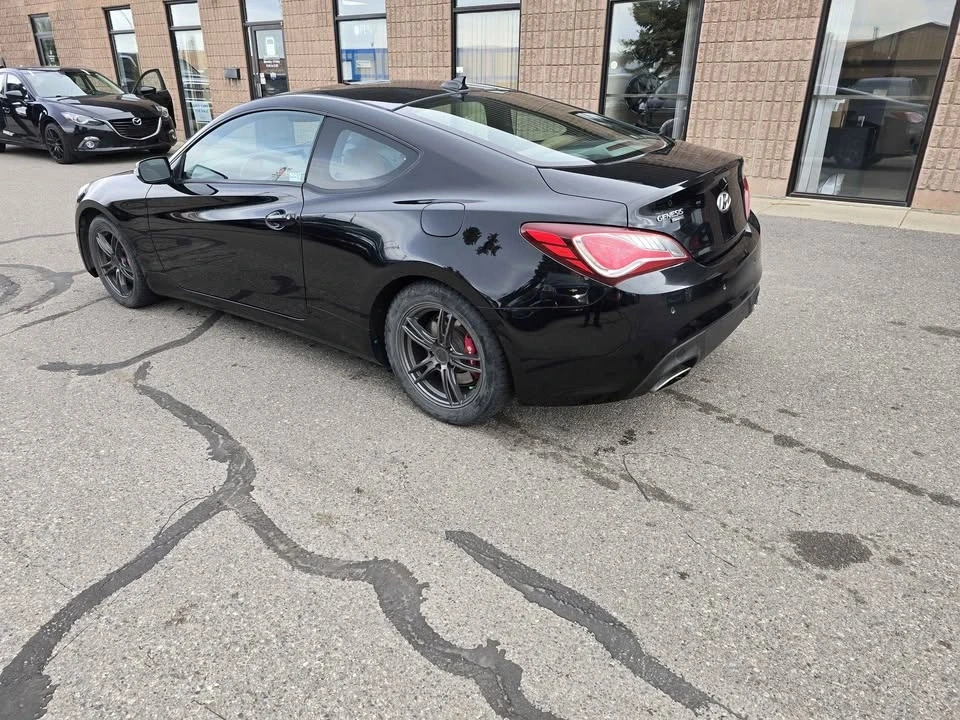 2016 Hyundai Genesis - Image 5 of 16
