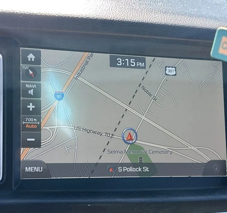 2016 Hyundai Genesis - Image 13 of 18