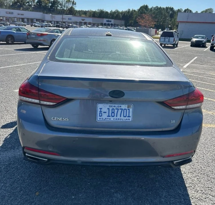 2016 Hyundai Genesis - Image 4 of 18