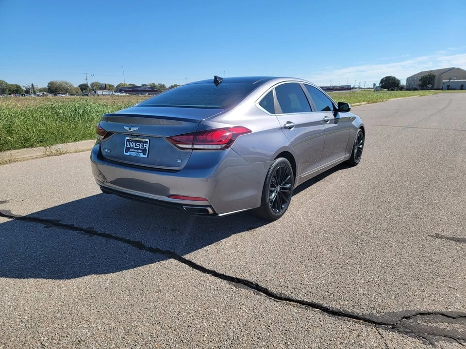 2016 Hyundai Genesis - Image 7 of 17