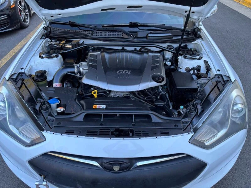 2016 Hyundai Genesis - Image 18 of 20