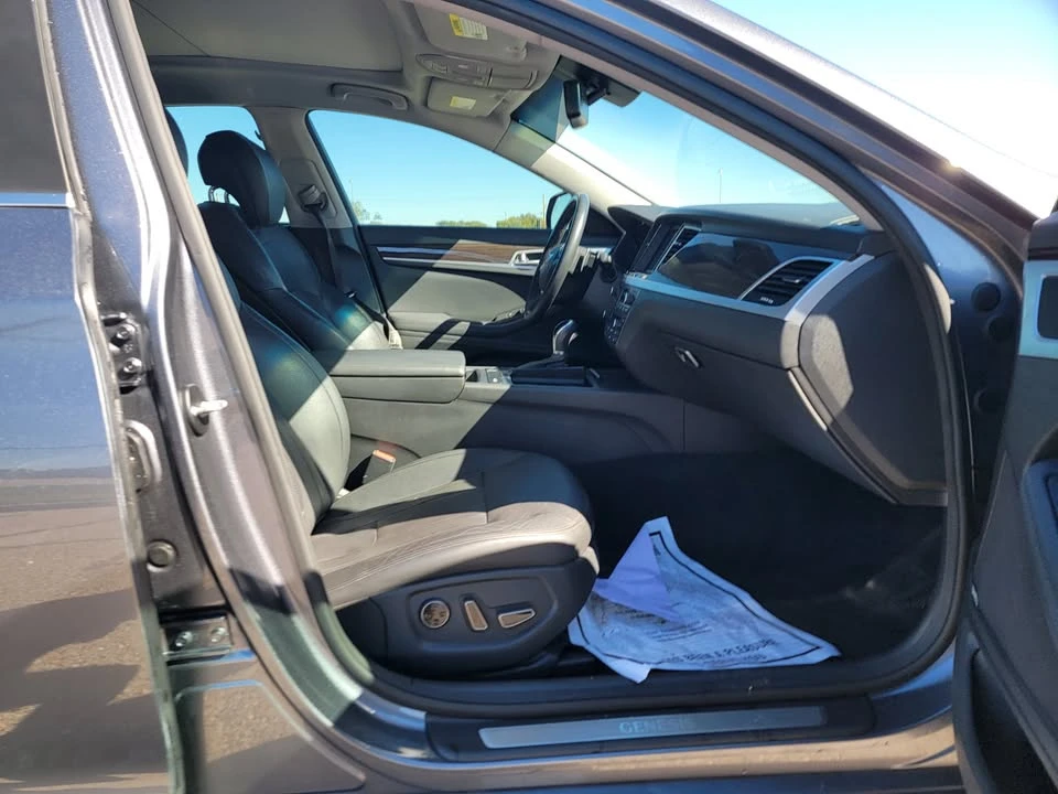2016 Hyundai Genesis - Image 13 of 17