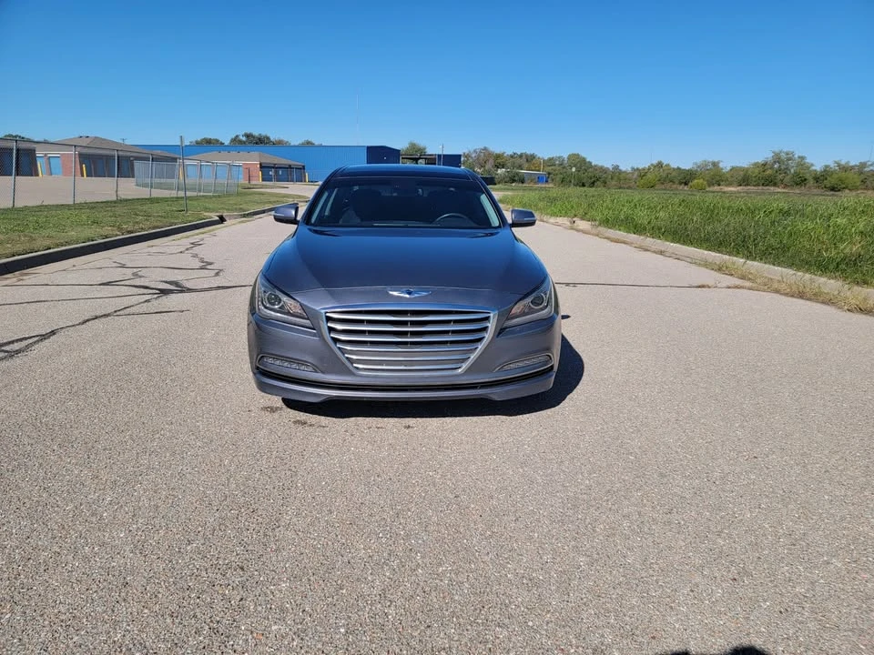 2016 Hyundai Genesis - Image 2 of 17