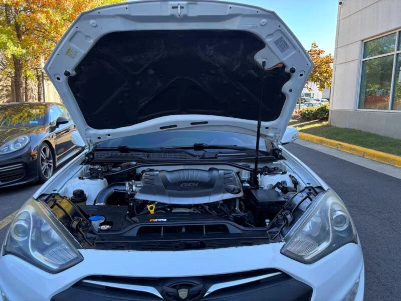 2016 Hyundai Genesis - Image 19 of 20