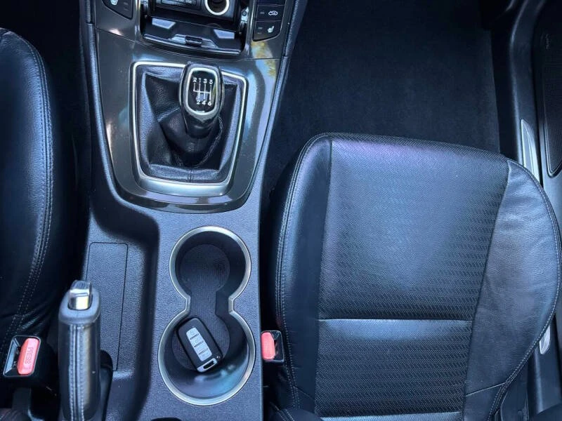 2016 Hyundai Genesis - Image 10 of 20