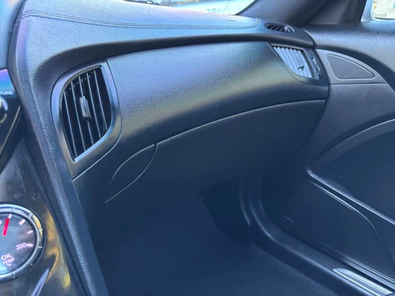 2016 Hyundai Genesis - Image 11 of 20