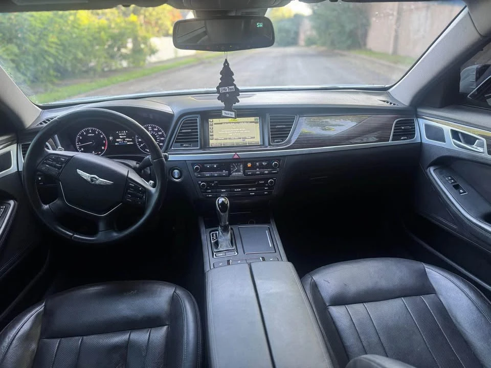 2016 Hyundai Genesis - Image 15 of 16