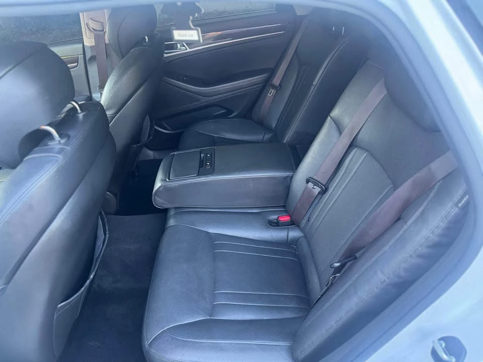 2016 Hyundai Genesis - Image 13 of 16