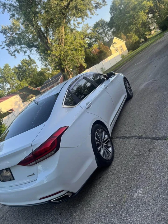 2016 Hyundai Genesis - Image 5 of 16