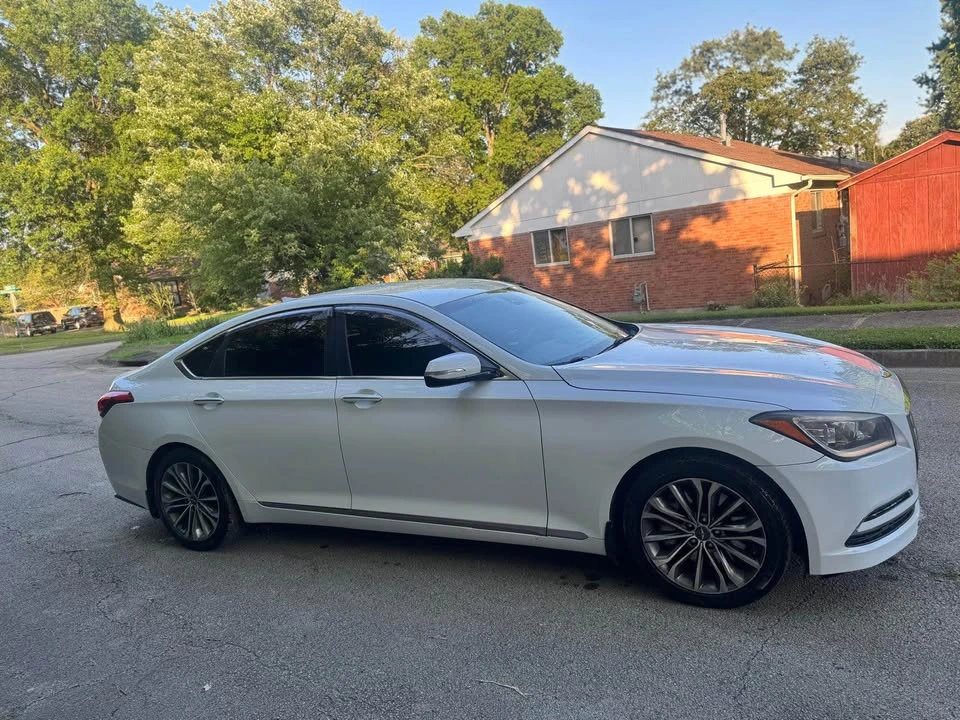 2016 Hyundai Genesis - Image 12 of 16