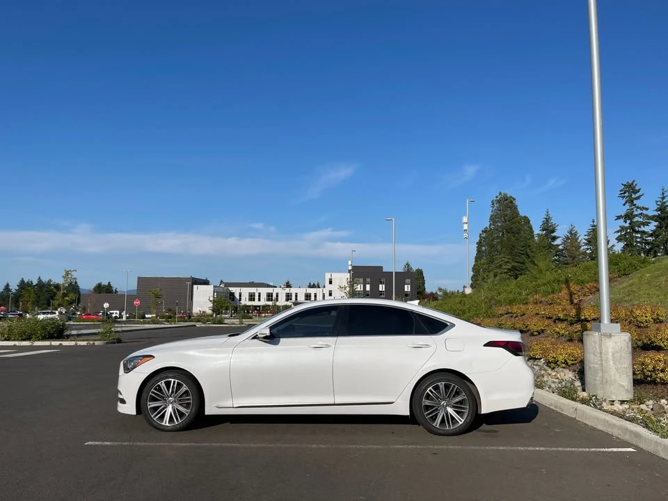 2016 Hyundai Genesis - Image 6 of 13