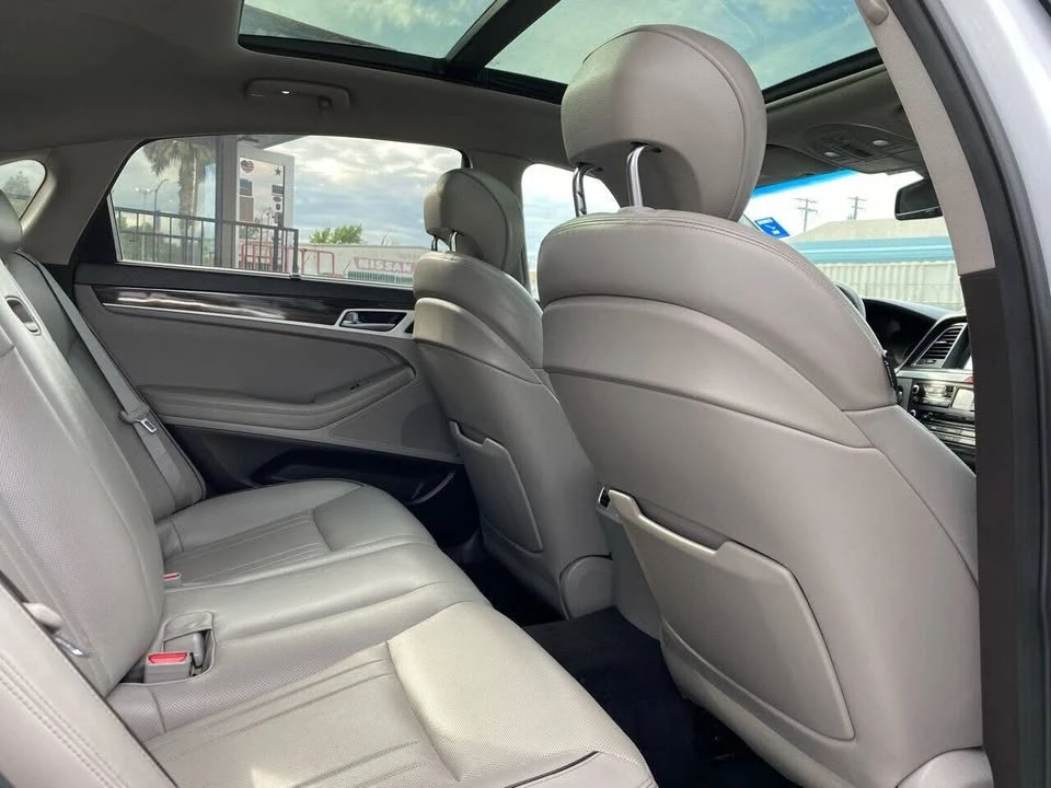 2016 Hyundai Genesis - Image 13 of 20