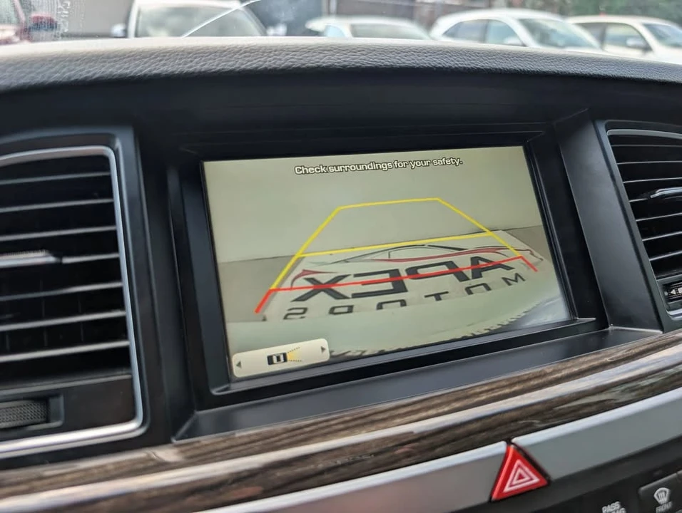 2016 Hyundai Genesis - Image 18 of 20