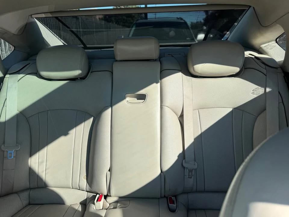 2016 Hyundai Genesis - Image 8 of 9