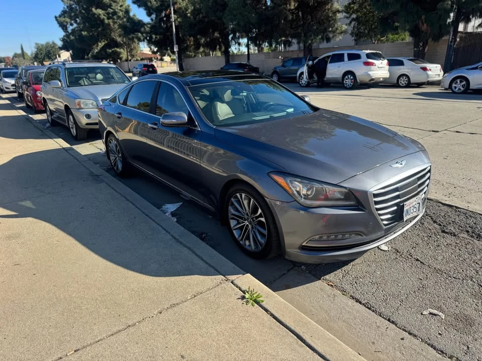 2016 Hyundai Genesis - Image 4 of 9