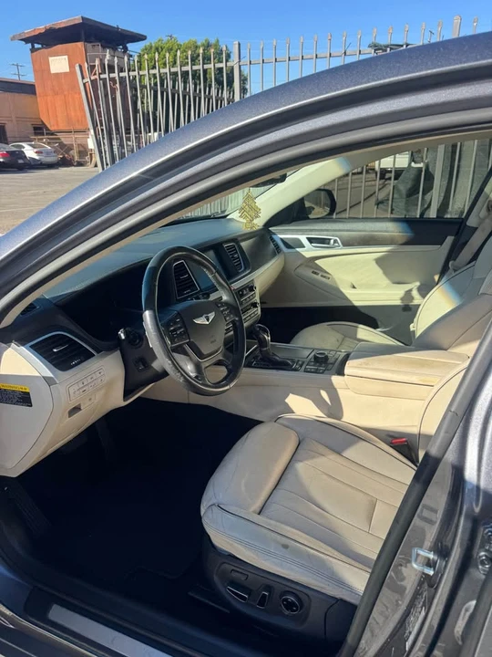2016 Hyundai Genesis - Image 5 of 9