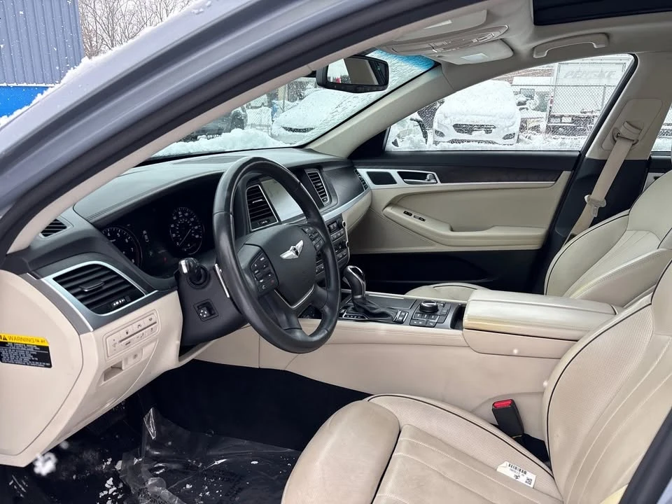 2016 Hyundai Genesis - Image 10 of 17