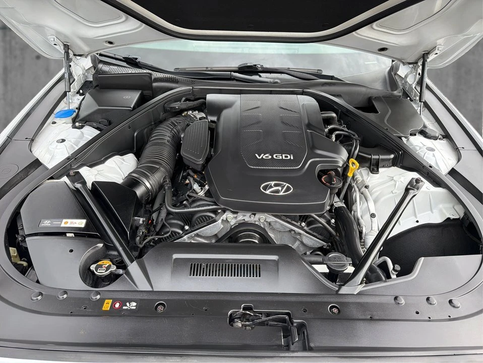 2016 Hyundai Genesis - Image 11 of 20