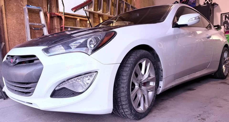 2016 Hyundai Genesis - Image 3 of 9